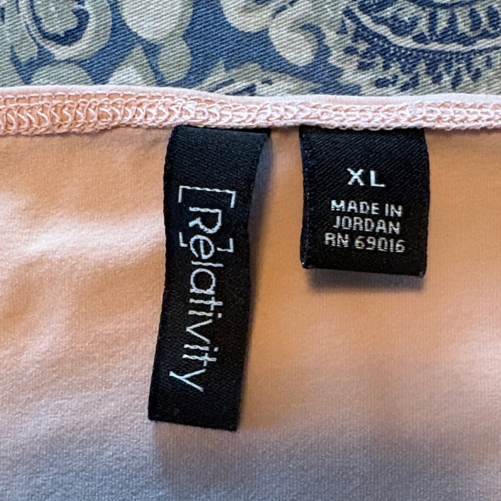 Relativity Coral Lace Camisole XL - Picture 5 of 6
